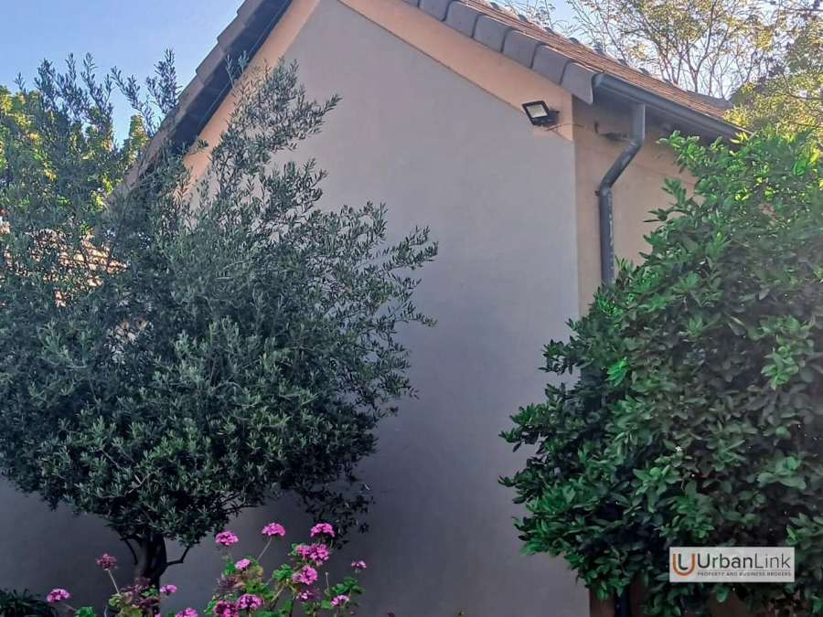 3 Bedroom Property for Sale in Safari Gardens North West